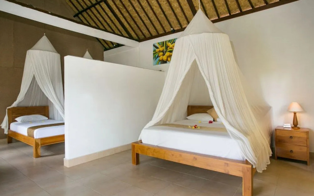 Bukit Temawang - Villa and Farm with Mt. Agung View