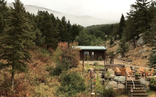 Two Bears Inn Bed & Breakfast