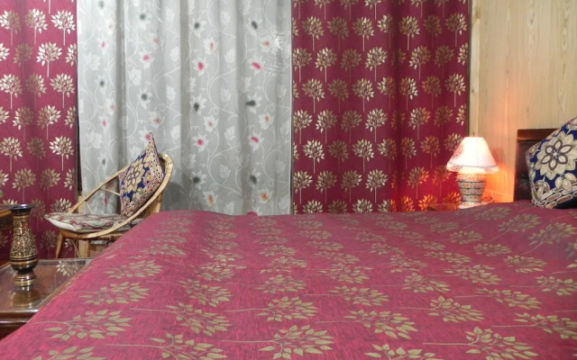 Shabrose Heritage Houseboats