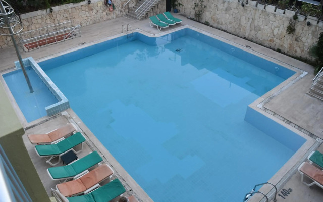 Ares City Hotel