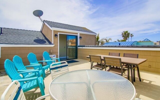Beach Style 1 - 4 Br Townhouse