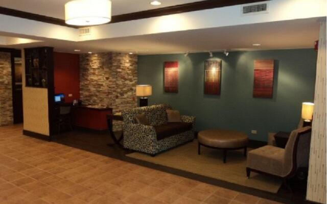 Holiday Inn Express Hotel & Suites Chicago-Algonquin by IHG