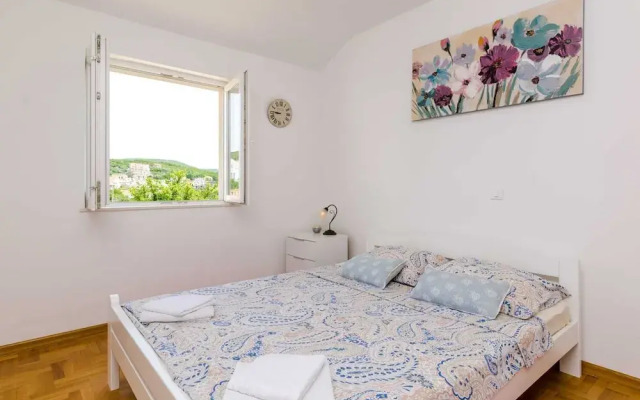 Ana Apartment - One Bedroom Apartment With Balcony
