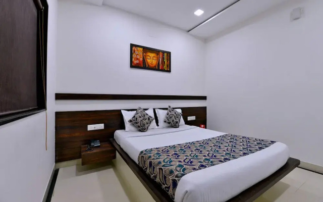 OYO 8022 Hotel Sunil Inn