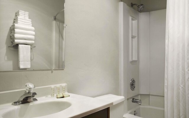 Super 8 Airport Portland Oregon