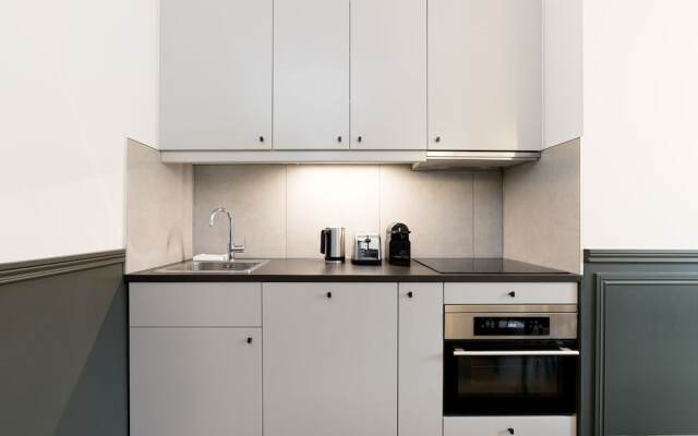 LUX 4BDR Opera Lafayette 3 by Livinparis
