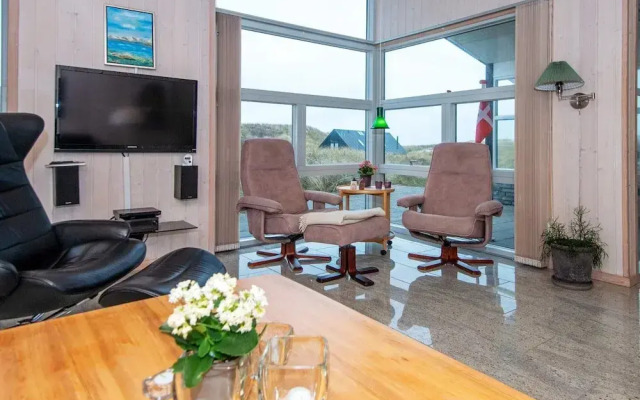 5 Star Holiday Home in Henne