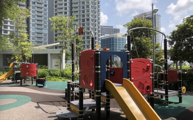 Teega Waterfront - Hello Kitty