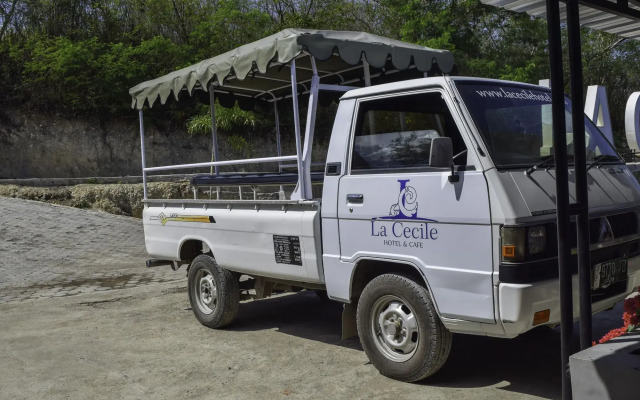 La Cecile Hotel and Cafe Komodo