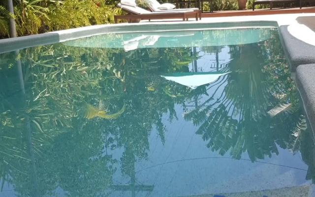 Clifton Sands Holiday Apartments