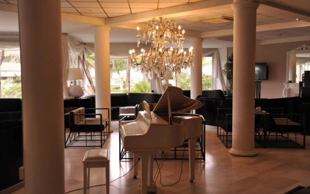 Domizia Palace Hotel