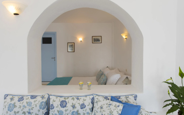 Kastro Suites