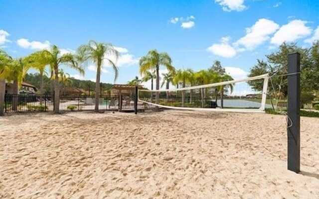 American Dream 6 Bedroom Home by RedAwning