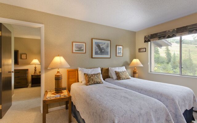 Storm Meadows East Slopeside - SE056