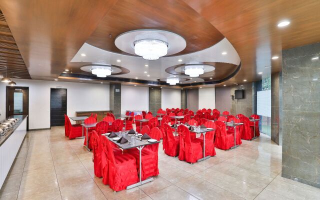 OYO 4938 Hotel Dev Aadi