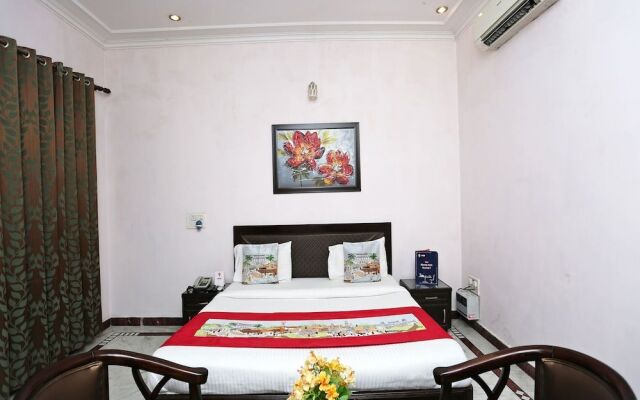 OYO 306 Hotel Staayy Inn