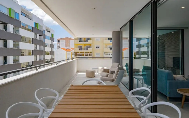 Lagos Deluxe 1 With Pool by Homing