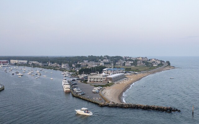 Falmouth Tides Motel