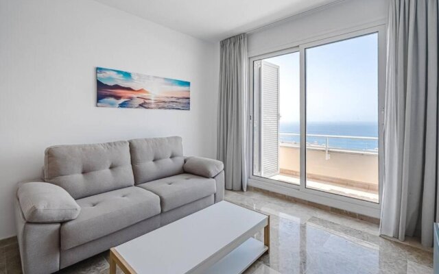 Amazing apartment with sea views PA06