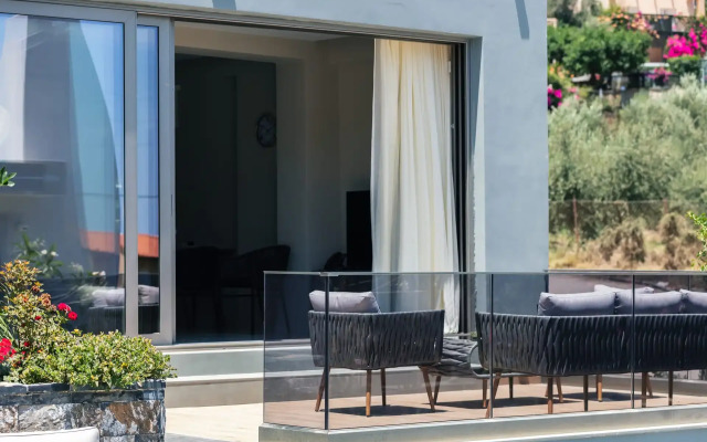 Isla Villas & Suites