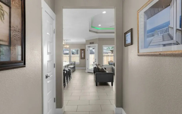 Cozy 4-br Beachside Escape