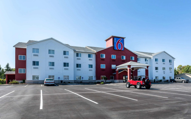 Motel 6 Indianapolis, IN - Southport