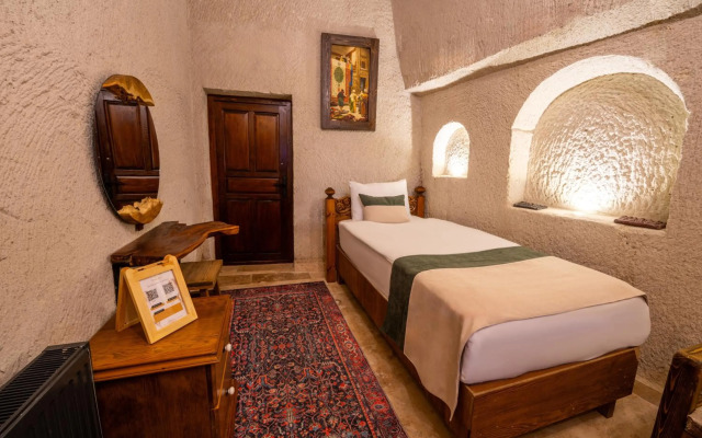 Mysterious Cave Suites
