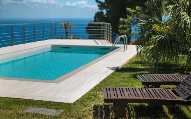 Villa Niccolò with stunning sea view swimming pool