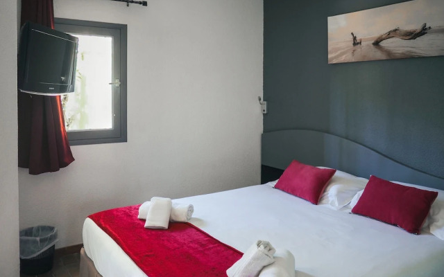 Marina Hotel Club