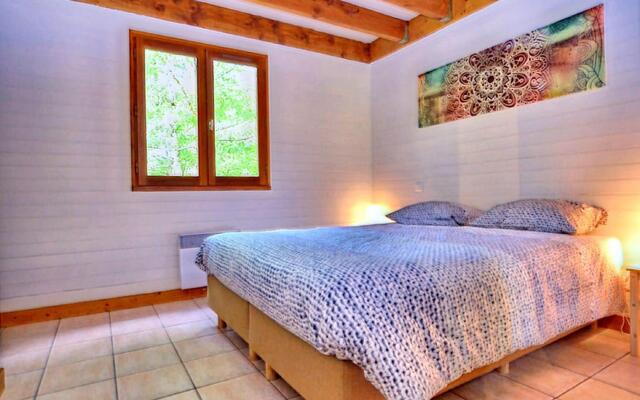 Serene Holiday Home in Cussac with Private Terrace, Barbeque