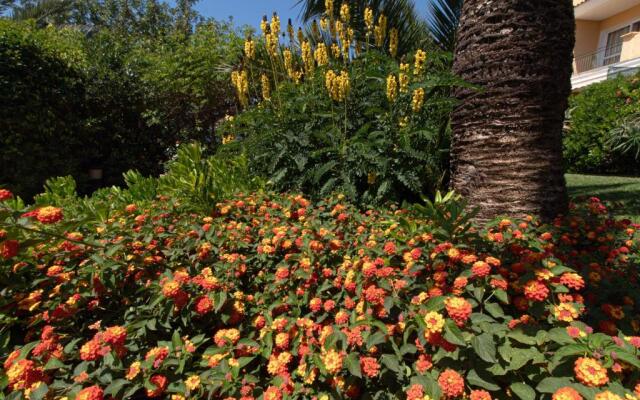 COSTABELLA Marbella 1 min walking from the beach