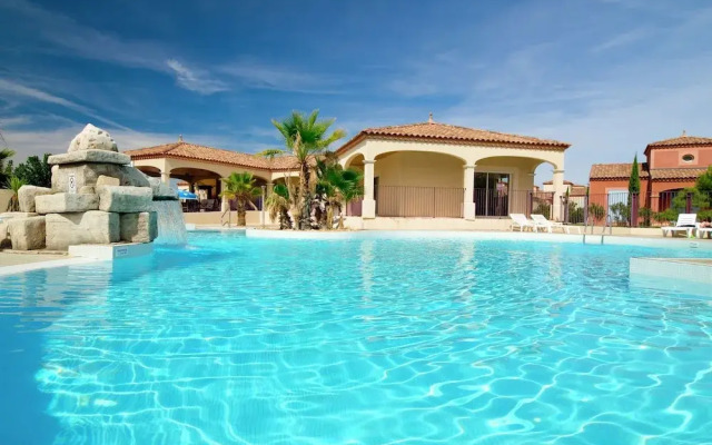 Attached House With Terrace or Loggia Located in Languedoc