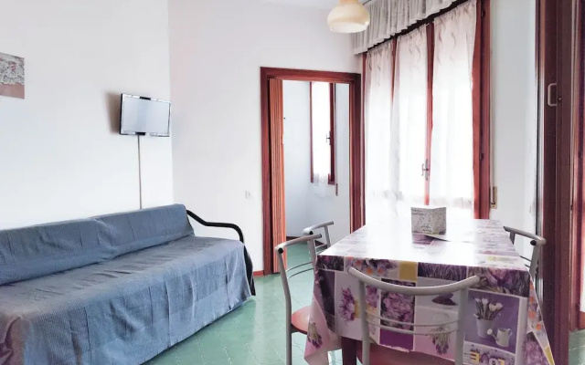 Bright Holiday Home With Balcony