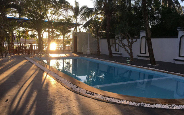 Boutique Kampot Hotel