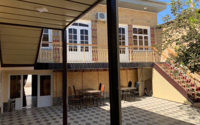 Zuxro Guesthouse