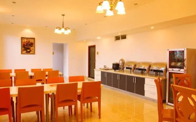 Dujiangyan Spring Business Hotel