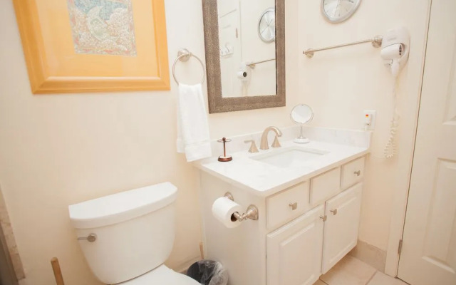 Beach Manor Tops L 312 72363 by RedAwning