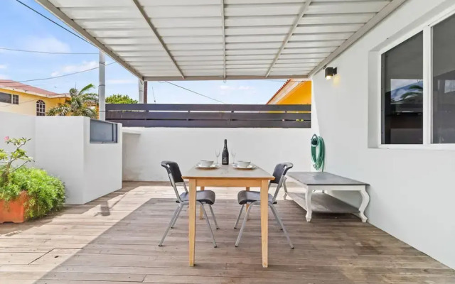 Brand NEW Central Modern Ground Studio With Pool