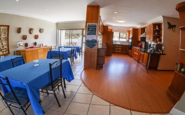 Fly me to the Moon Guest House