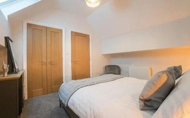 The Queens Arms Apartments