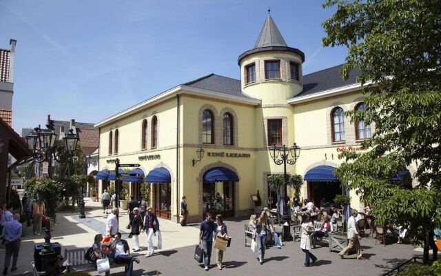 Hotel Roermond Next Door