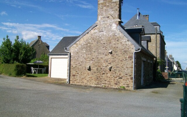 House With 3 Bedrooms in Reffuveille, With Furnished Garden and Wifi