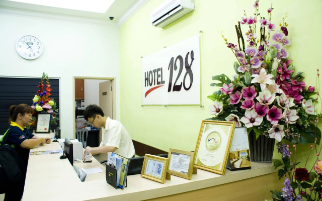 Hotel 128