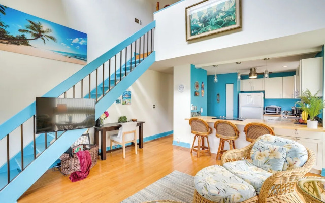 Downtown Kailua-kona Condo w/ Pool & Views