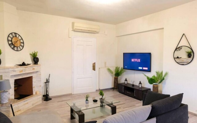 Sunset Bliss Villa in Karteros