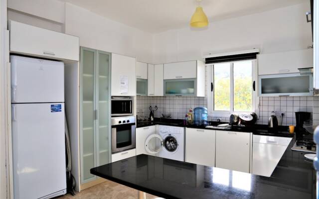 Ocean View Family Villa, Sleeps 2-10, Private Pool, Wifi, Internet Tv & Acs