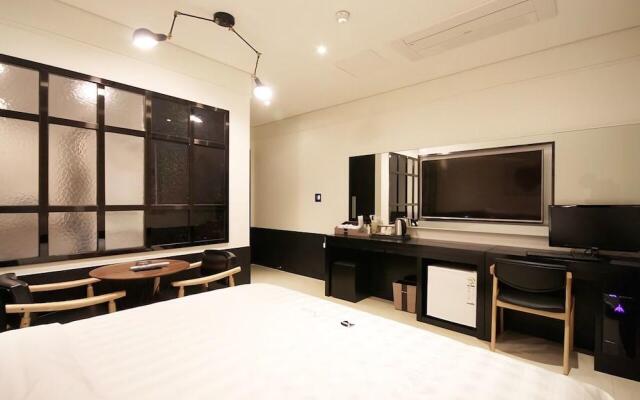 HOTEL Able