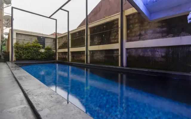 RedDoorz Premium @ Ampera Raya 2