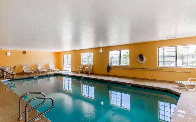 Comfort Inn & Suites Surprise Near Sun City West