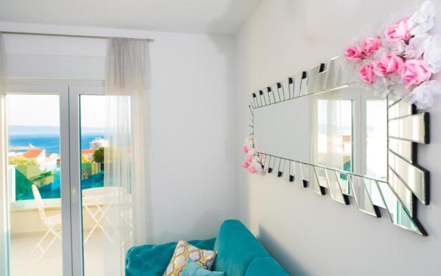Sea view luxury studio apartment